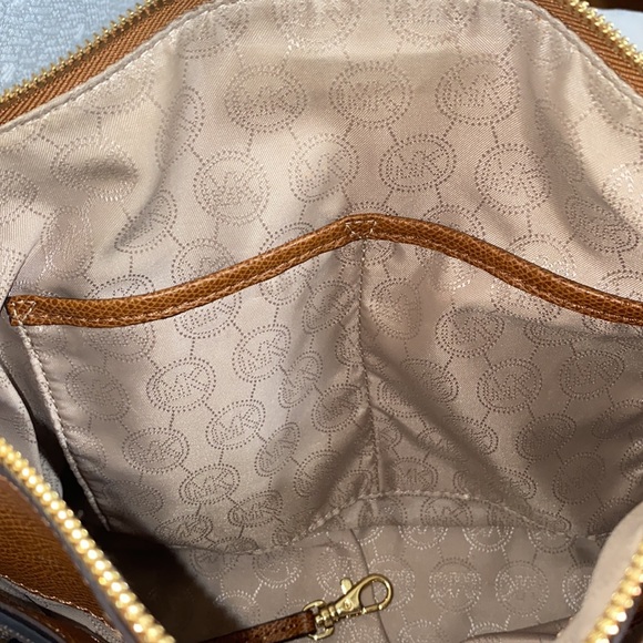 *SOLD*MICHAEL Michael Kors Aubrey Satchel In Brown/Luggage - Picture 14 of 17